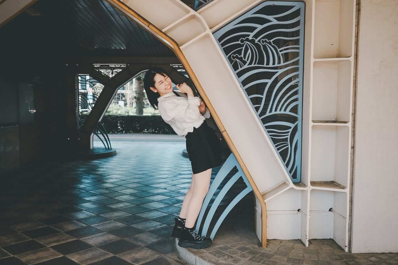 建筑空间中的人物