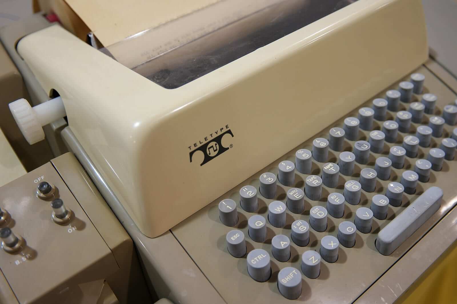 20世纪中期的Teletype电传打字机